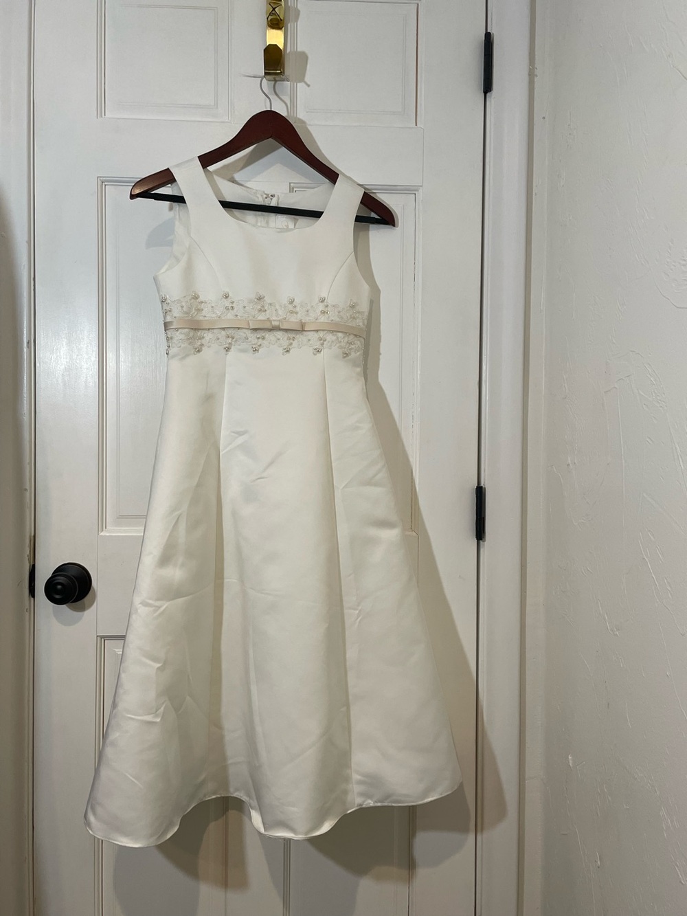 David’s Bridal Ivory Satin Flower Girl/Communion Dress Size 12 wedding